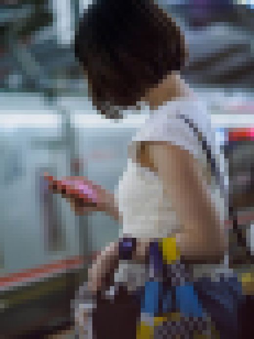 透け感のあるコーディネート　サンプル画像1