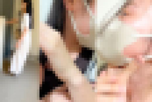 【激動の6分間】乗車客の後を追い→玄関でそのまま痴カン行為！！　サンプル画像1