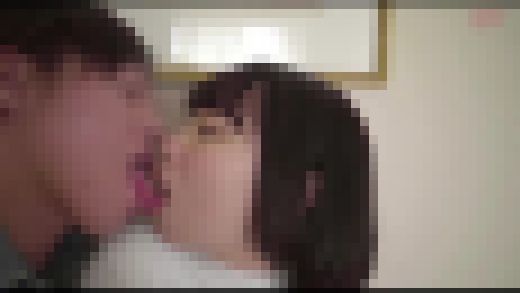 【ホット】街で見かけた一般の男女に謝礼でキスのお願い！その後二人っきりにさせたら謝礼なしで進展はあるのか！？#003　サンプル画像1