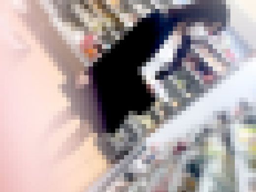 美人OLローアングル▷パイパンまんこがパンストから丸見え【パンチラ逆さ撮り】 サンプル画像1