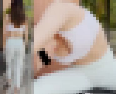 【高画質】休憩中のジムの巨乳・美尻さん サンプル画像