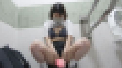 【半額セール！1/13まで】夏盛り女子○生【54】巨乳＆陥没乳首の女子○生が顔に似合わずフェラ上手ｗ最後は口内にたっぷり発射ｗ　サンプル画像1