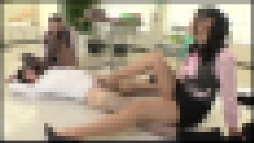 【フリーダム】ブチギレたOLが色々なパンストで脚責め #001 NFDM-487-01　サンプル画像2