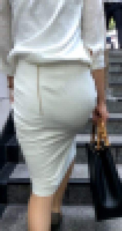 【OLシリーズ】最高のエロマダムのスタイル抜群タイトスカートパン線階段【142】　サンプル画像1