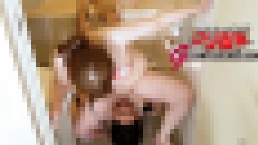 淫乱チャレンジ！レイナが少量でも味は濃い!?お小水ゴクゴク聖水拝受　サンプル画像3