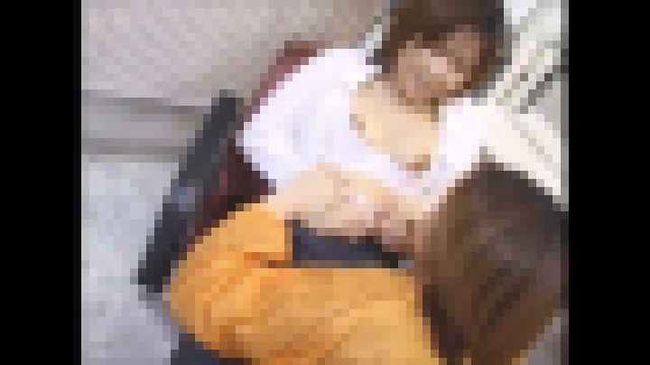 ◆美容師さんにカットをしてもらう男性客の股間は、彼女の体温と女の匂いが気になってギンギンに…! 野中ひろみ 23歳の場合 サンプル画像