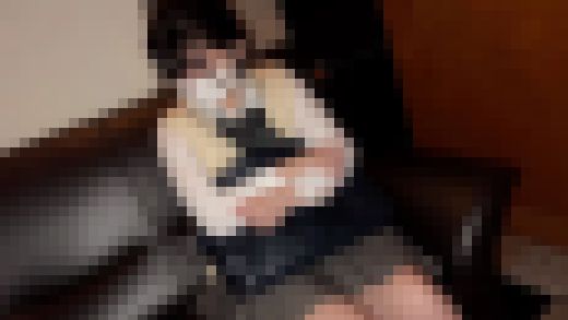 顔出し【個人撮影】巨乳、巨尻の地味女とP活_怯えた様子から涙目で中出しされる姿を完全収録　サンプル画像1