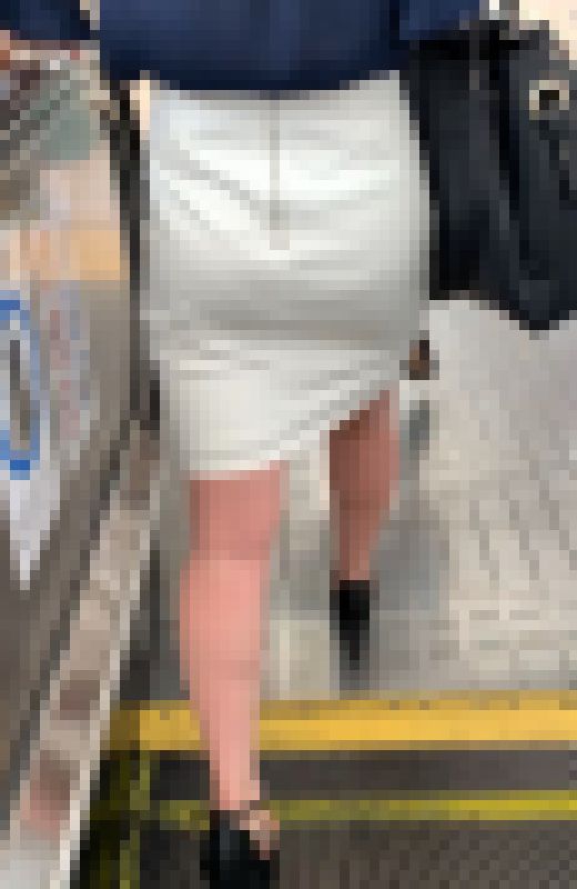 【OLシリーズ】ピッタリムチムチのエロいお尻を持った社会人3年目のOL【157】　サンプル画像1