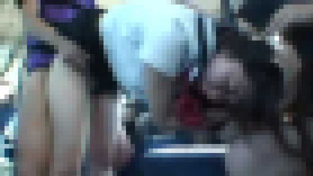 この人痴●です!!といえないウブな娘満員状態で腰をひねり拒むが無理やり肉棒をねじ込み膣内射精 Part 1 IQPA-109-1 サンプル画像
