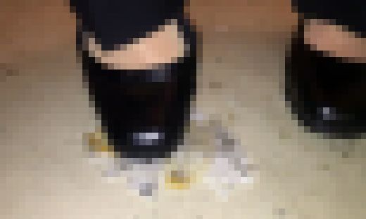 パンプスで寿司踏み潰し1　サンプル画像2
