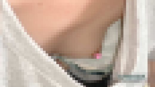 【胸チラ盗●】美乳クッキリ女子大生/控え目な乳房/キツキツ食い込みパンティ【ベーシストの日常Vol.15】　サンプル画像3