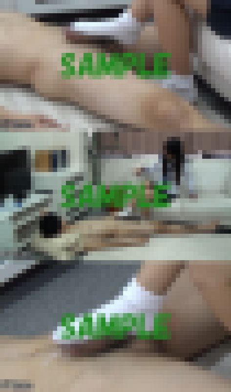 男だけ全裸（CFNM）で、センズリ・手コキ・足コキ発射　制服編４　サンプル画像3