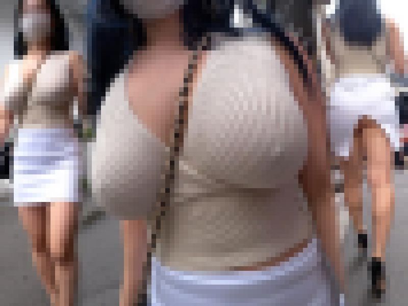 【ノーブラ勃起乳首】バスト100cmオーバーのグラマラス爆乳美女♪大胆に見せつけるデカ乳とデカ尻がかなりヤバい!! サンプル画像