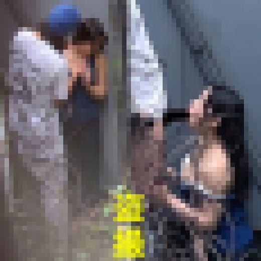 【野外フェラ盗●】何か訳あり? サンプル画像
