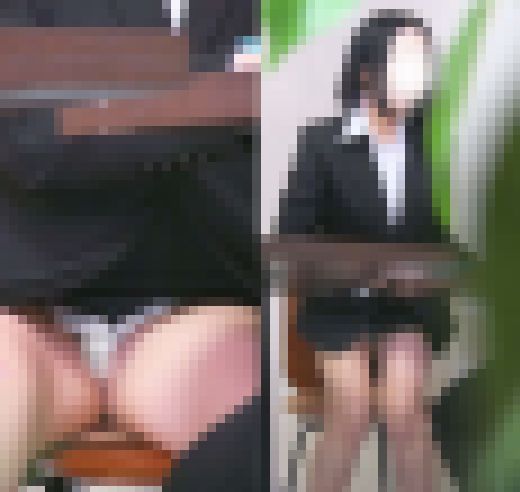 新春 営業のお姉さんのパンツをこっそり覗き見 サンプル画像3