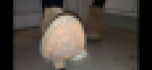 ショートブーツで肉まん踏み潰し　サンプル画像1