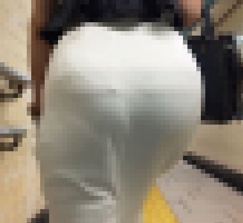 「重厚感！重そうなデカ尻モデルのタイトスカート」 サンプル画像