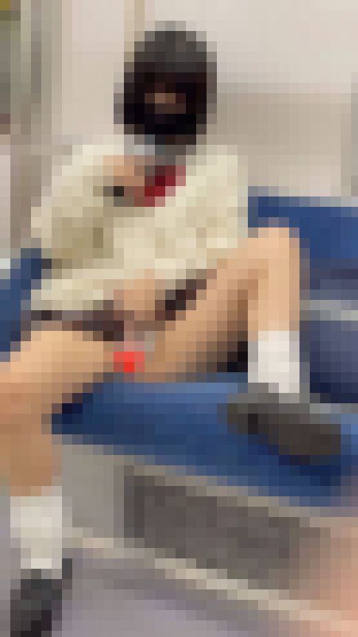 女子学生盗撮日記111 久しぶりの登場！！赤チェックあ○ちゃん風激カワ童顔J系を電車内とトイレ内で盗撮【※完全主観30分超撮影】　サンプル画像1