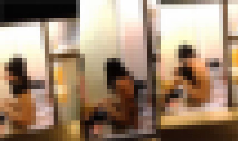 ガチ！美女が脱衣所で服を脱ぐ。細いお尻がキュート過ぎて萌えます サンプル画像