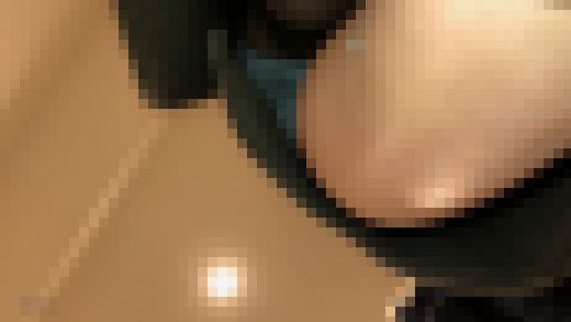 パンチラ！実家に仕掛けた隠しカメラの映像　サンプル画像2