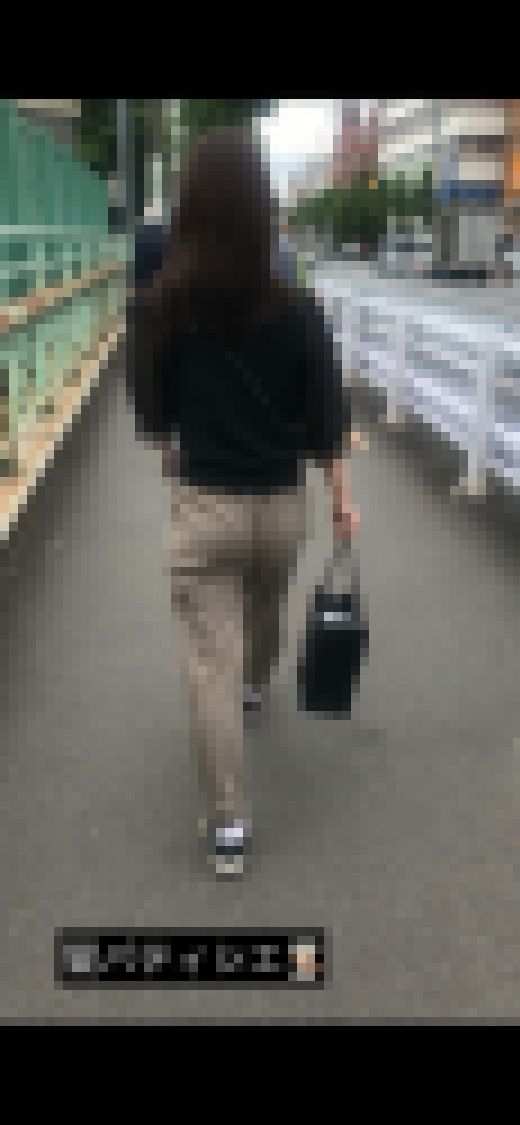 【着衣尻20】若ママの魅力　サンプル画像2