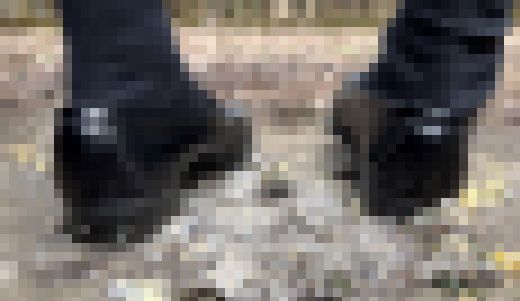 ローファーで巻き寿司踏み潰し　サンプル画像3