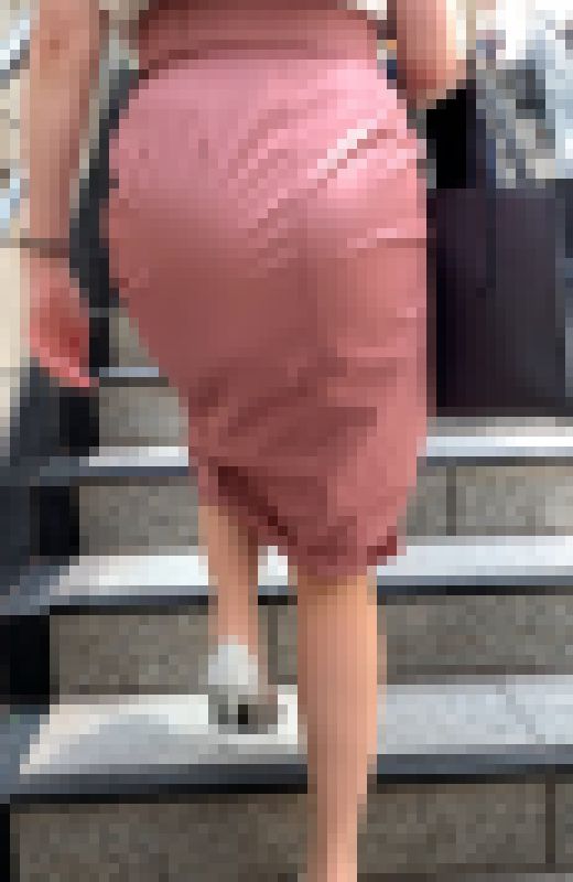 【OLシリーズ】正統派OLのどエロいピンクスカートを履いたデカケツ！エロい！【187】　サンプル画像2