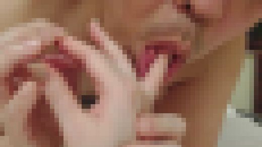 色白のキレイな手の指をしゃぶるだけの動画　サンプル画像3