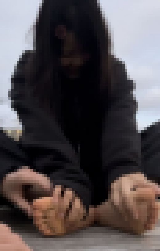 ギャル系美女24cm超絶激弱足裏くすぐりで大爆笑！4分36秒　サンプル画像2