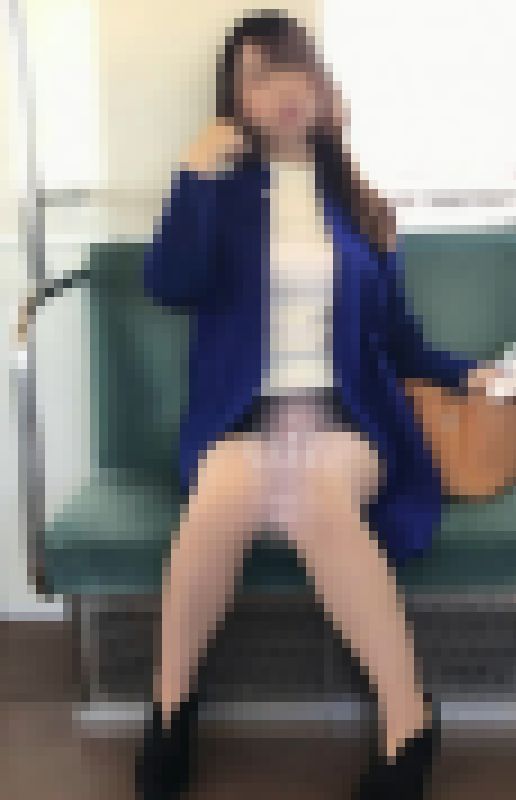 戸田恵〇香似のお姉さん対面パンチラ サンプル画像