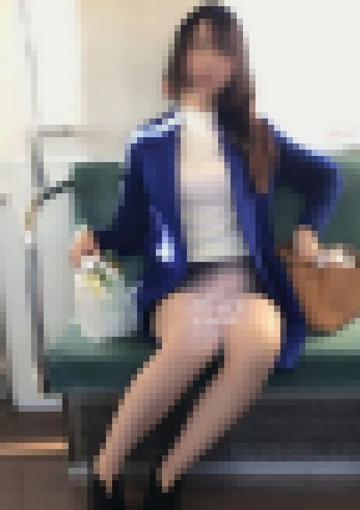 戸田恵〇香似のお姉さん対面パンチラ サンプル画像2