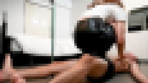 170cm高身長！役所勤めのお姉さんによる、私物ブーツでストレス発散踏み活　サンプル画像3