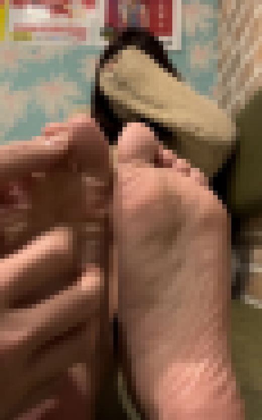 清楚系女子 24cmバイト終わり激弱クサ足裏くすぐり！5分　サンプル画像1