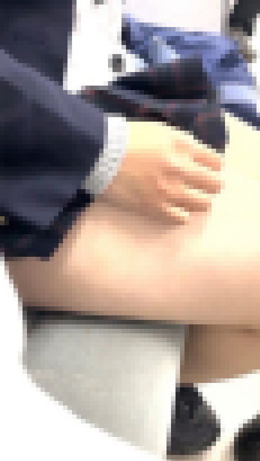 僕の股間をグリグリ!何を考えているんですか?! サンプル画像2