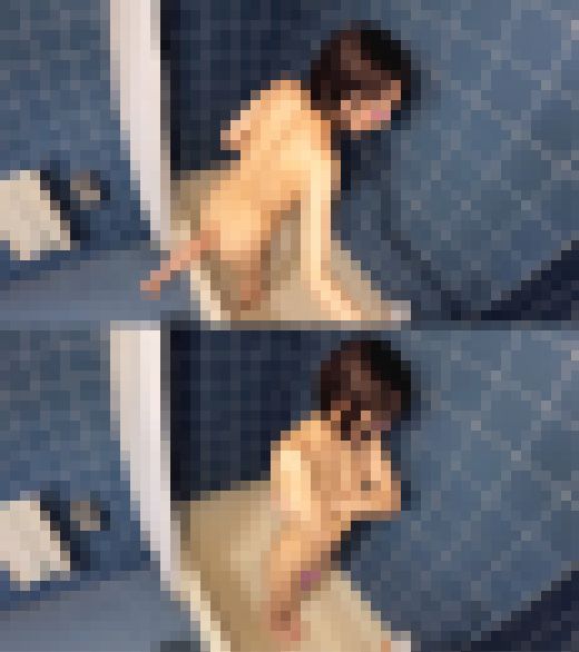 ショートカットが可愛いかなり若い極細娘 合宿シャワー室をこっそりと盗撮　サンプル画像2