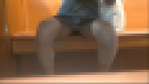 スーツ女子の机下チラ Vol.2　サンプル画像1