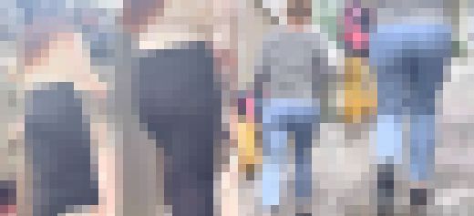 ダブル特盛メガ尻降臨！暑苦しいムッチリエロボディに肉厚ヒップとパンティラインで男を挑発！ 下品なWお姉さん 編　サンプル画像3