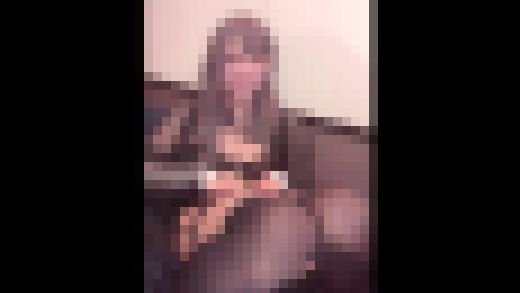 【個撮】ふんわり系の可愛い男の娘が配信しながらオナニーする動画　サンプル画像1