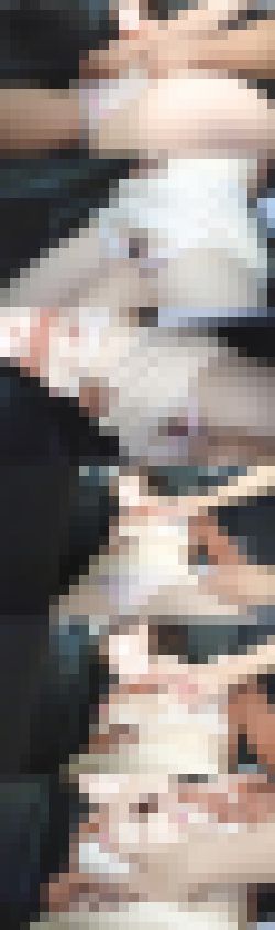 複数人で巨乳を車内ちかん♡/友人をお触りいたずら♡【パンチラ/胸チラ】　サンプル画像2