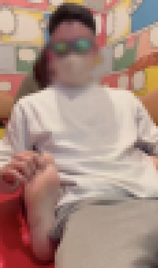 ハーフ美女こはるさん29cm超絶激弱足裏くすぐり！②3分51秒　サンプル画像1