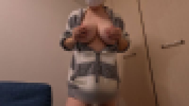 ❤オナニー・自撮り❤立ちオナニーで大興奮の人妻 サンプル画像