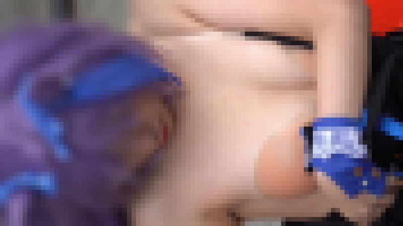 ブラ紐が落ちました。 サンプル画像