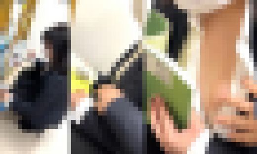 就活中の上京お姉ちゃんを洗礼おっぱい揉み【おっぱい痴かん】 サンプル画像2