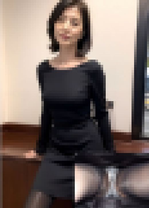 100人の喪服未亡人NO.1　サンプル画像2