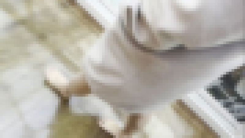 【完全裸足】第39弾！裸足でショッピングモール内を歩く女性 サンプル画像
