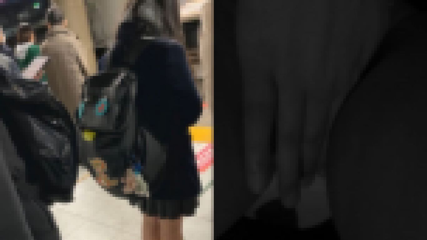 素人プレイ日記125TRAIN目★オリジナリティ溢れるバッグが可愛い黒髪ロング女子の生態 サンプル画像