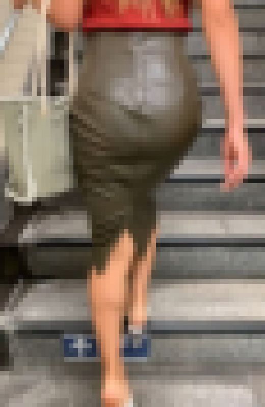【OLシリーズ】パッツンレザースカートをギャル系のエロい尻の形をしたデカ尻女【227】　サンプル画像3