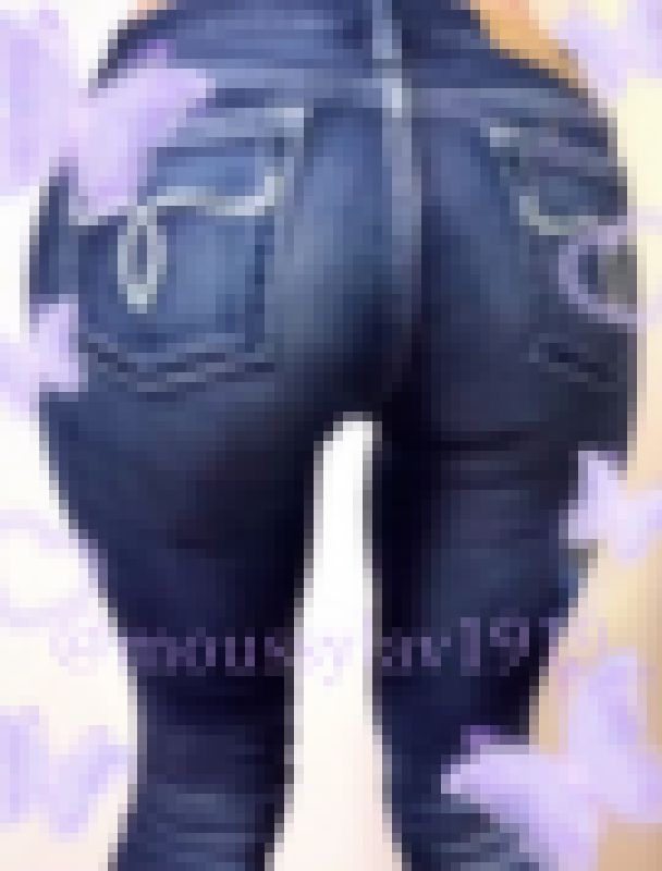 ピチピチデニムの激しいデカ尻ダンス！蝶のように舞うエロ尻ジーンズ❤️ サンプル画像