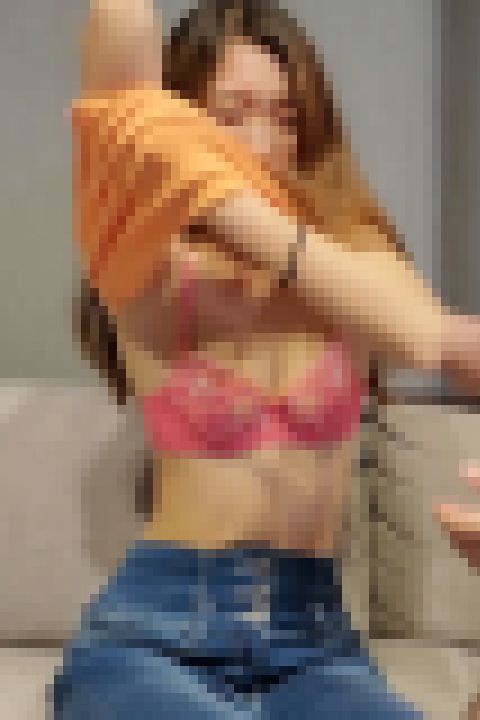 元保育士のガールズバー店員💛撮影当日に顔出しNGからOKになった自称コミュ障のスレンダー娘 サンプル画像