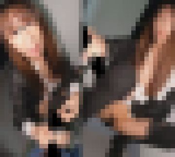 いきなりモロマンで挑発されてシコらされちゃった僕13「剛毛マン毛を笑って見せつけてくる女」 サンプル画像